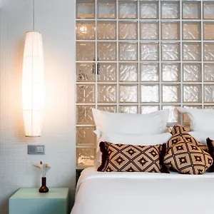 Kube Hotel Parigi